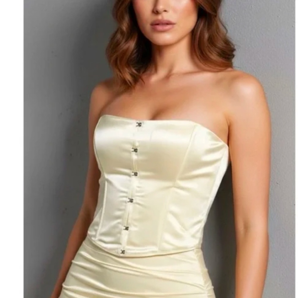 Reformation 4 Jaclyn Satin Top